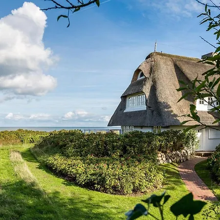 Daire Heckenrose Mit Wattblick Und Garten